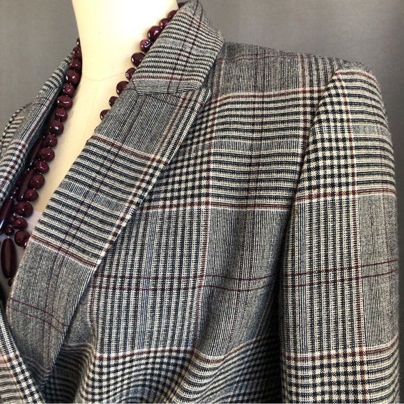 MO & Co Wool Blend blazer with Oversized Pocket - Picture 5 of 9